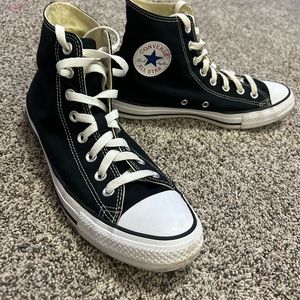 Converse ( like new )